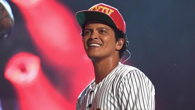 Bruno Mars donates $1M to Flint water crisis