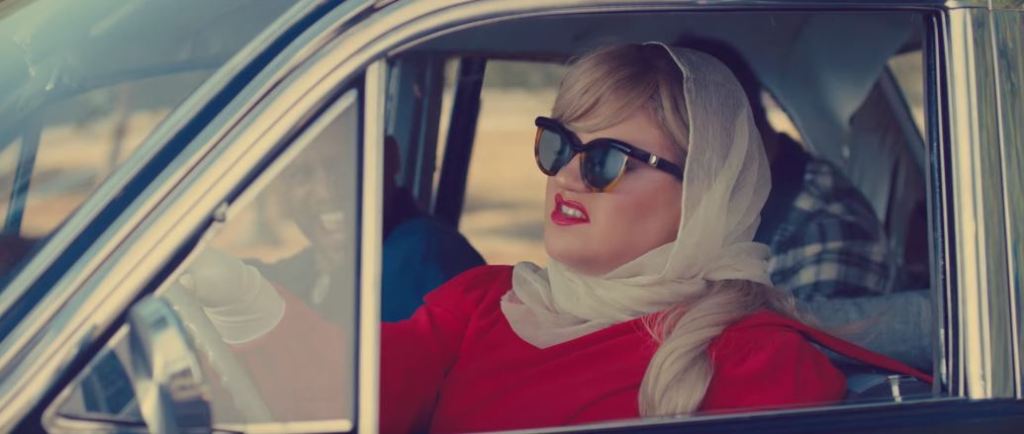 Kelly Clarkson’s ‘Love Me Soft’ peaks at #3 on YouTube&nbsp;Trending