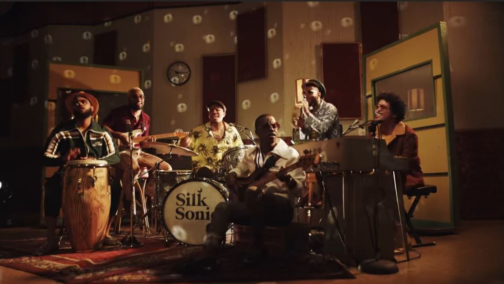 Silk Sonic’s “Leave the Door Open” lands at #1 on iTunes charts, trends internationally